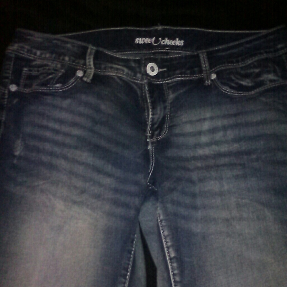 Ariya Sweet cheeks jeans